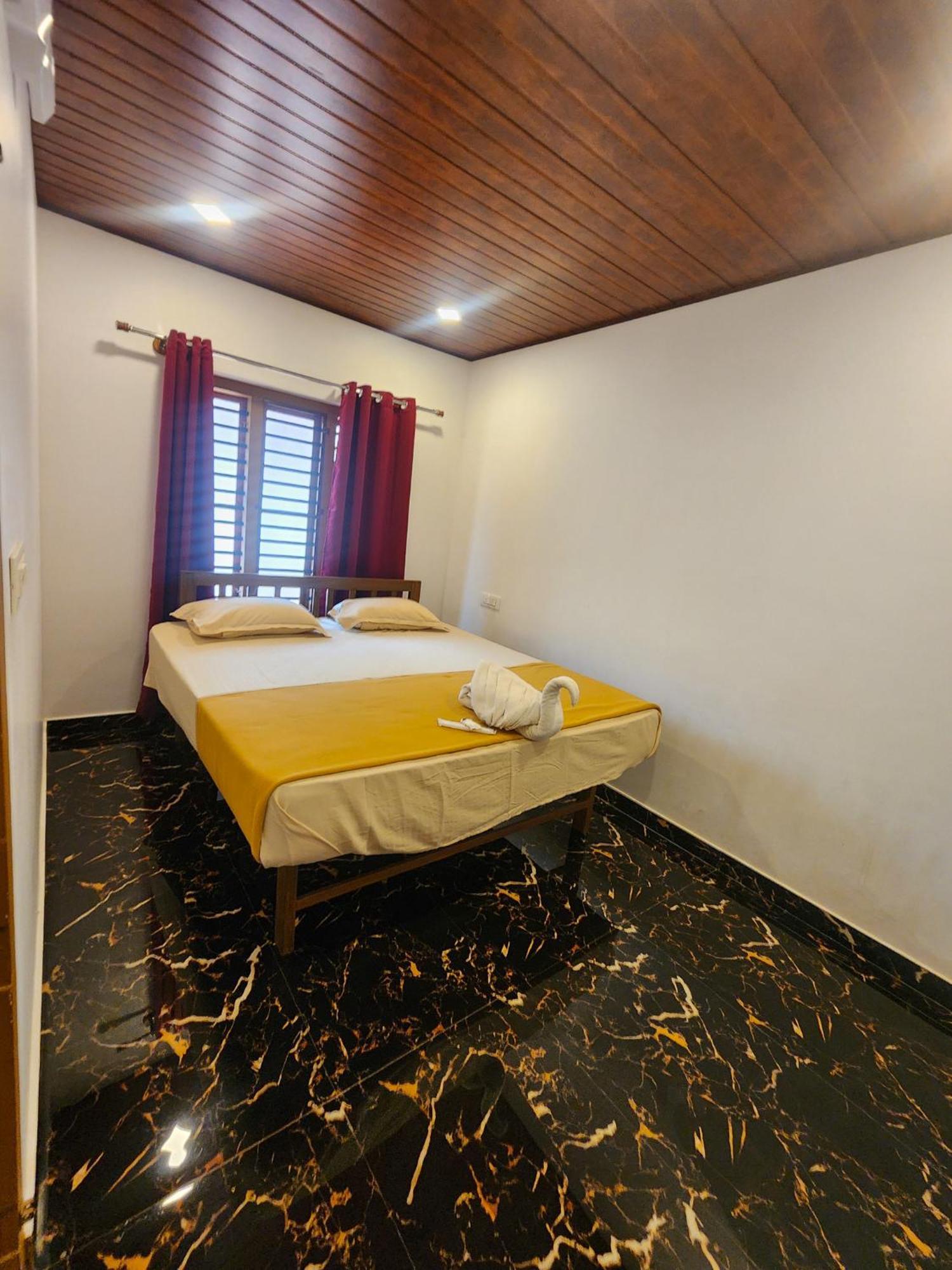 Celestial Heights Homestay Kurchi Exterior photo